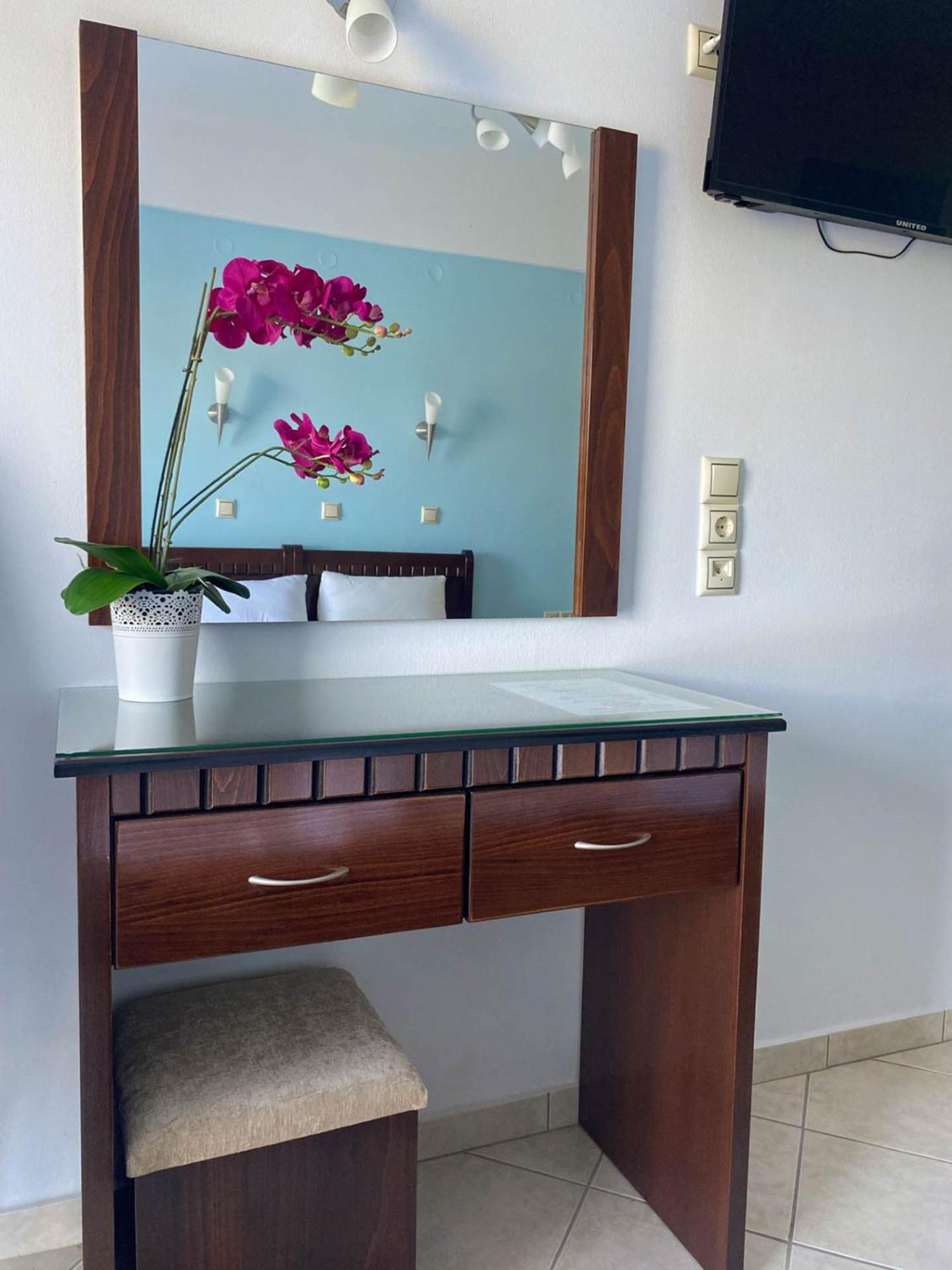 Hotel Alexandros 아무디아 외부 사진