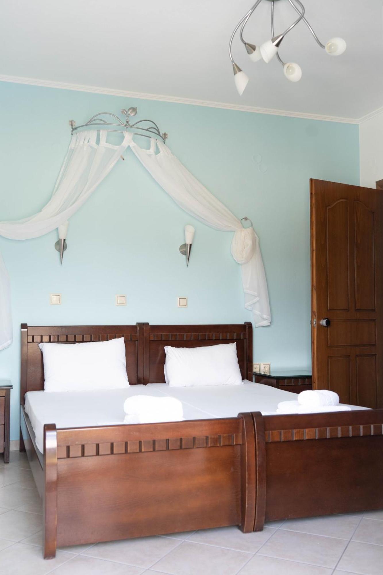 Hotel Alexandros 아무디아 외부 사진