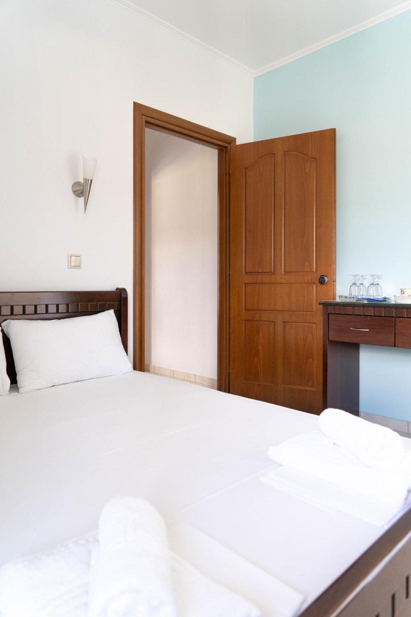 Hotel Alexandros 아무디아 외부 사진